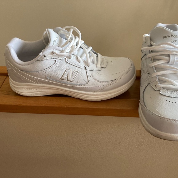New Balance 577 White 885166891538 WW577WT 8W EXCELLENT - Picture 3 of 8
